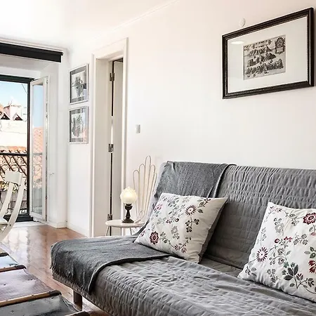 Alfama River View Apartment